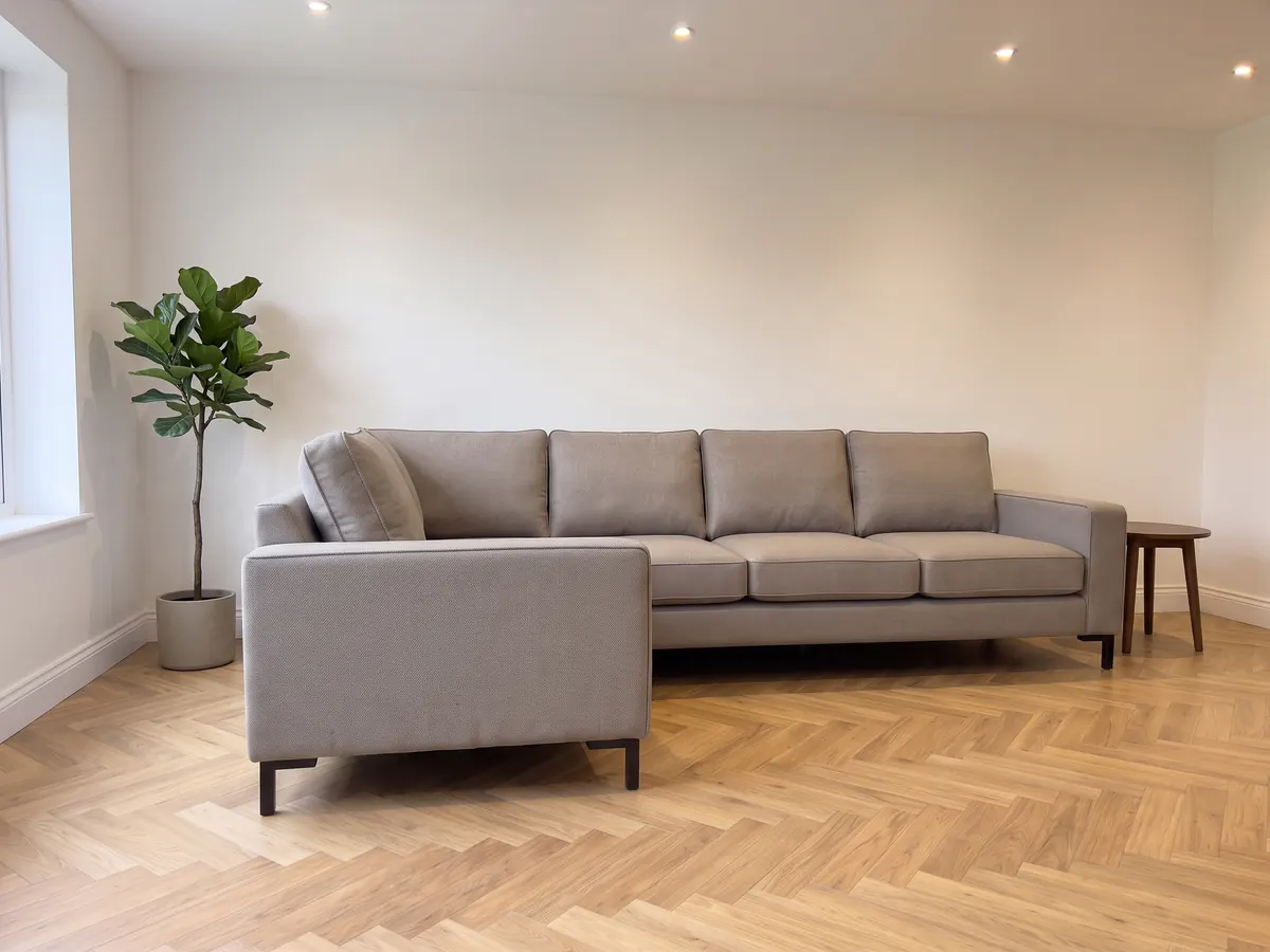 Sillones esquineros en La Plata: modelo en el showroom