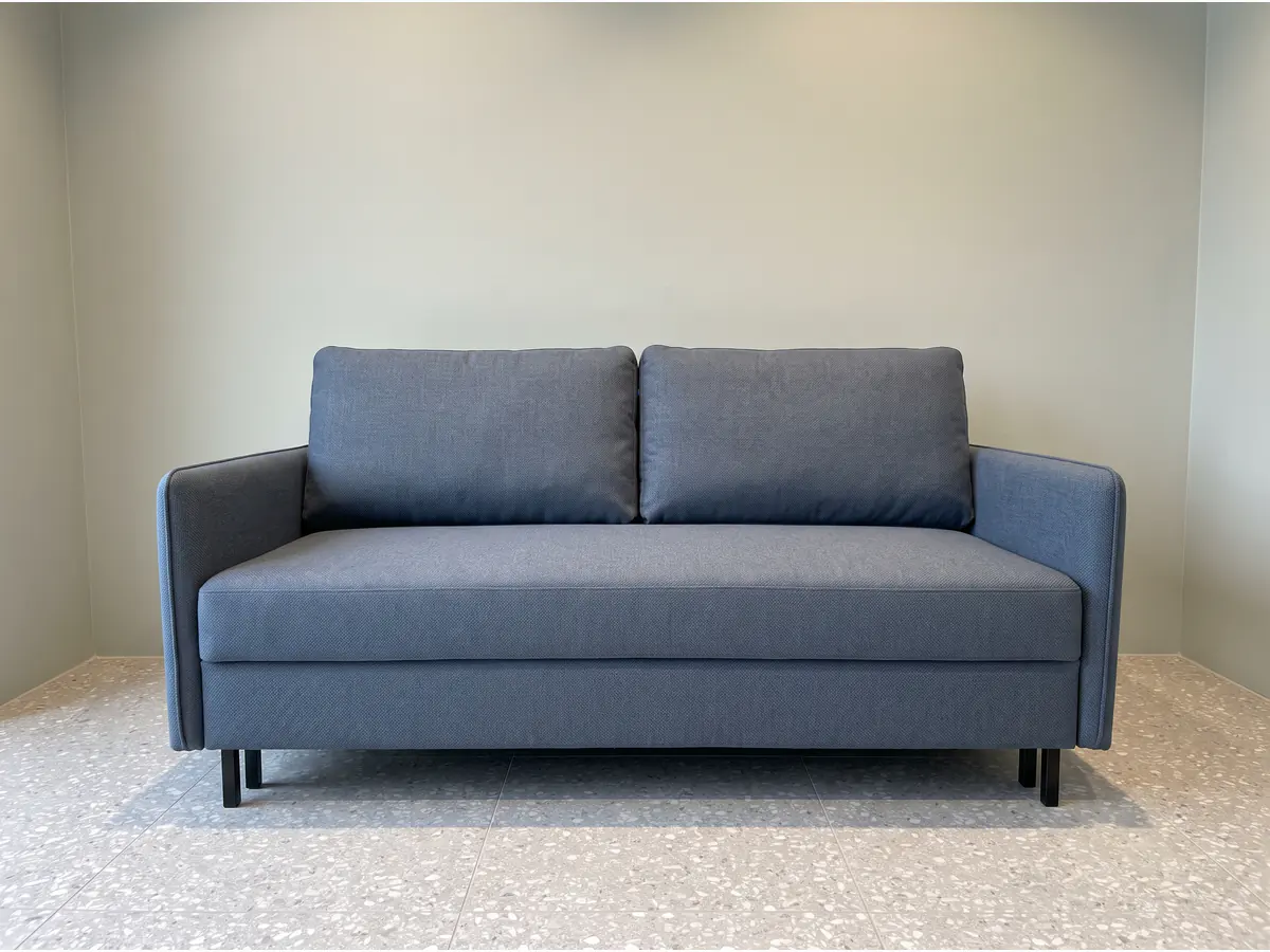 Sofá Cama Compacto en vista frontal, fabricado en La Plata
